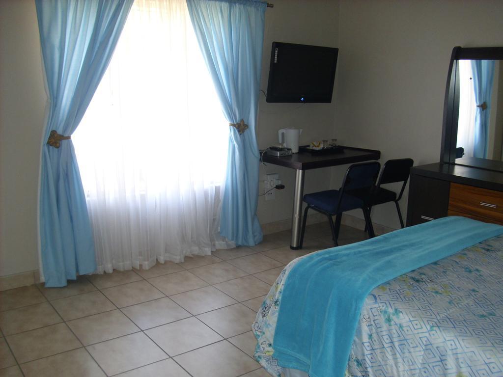 Tropical Paradise Guest House Mbombela Exterior photo