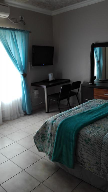 Tropical Paradise Guest House Mbombela Exterior photo